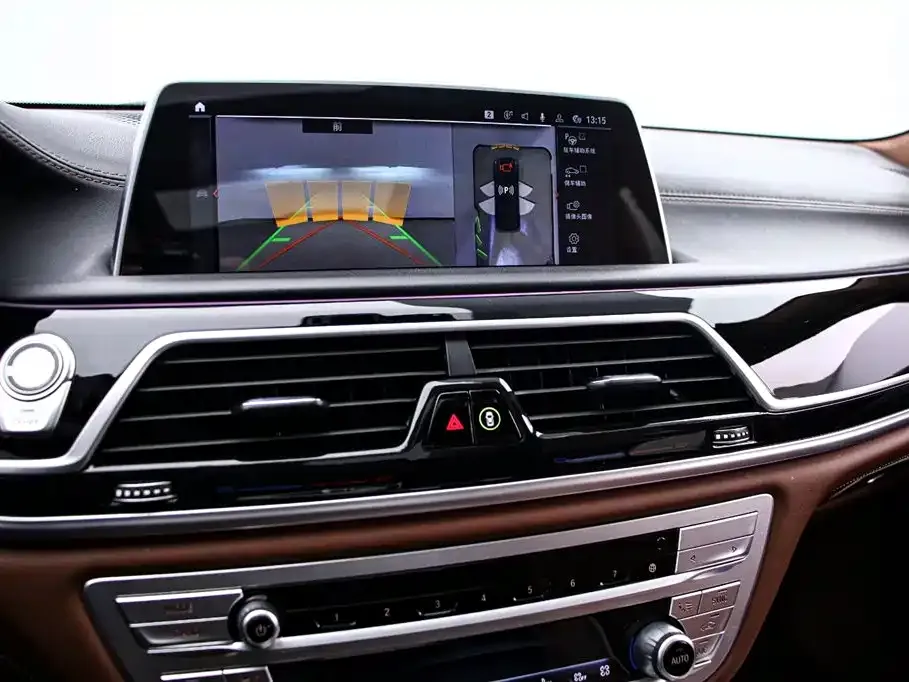 BMW 7 Series 2022 из CN, фото 8