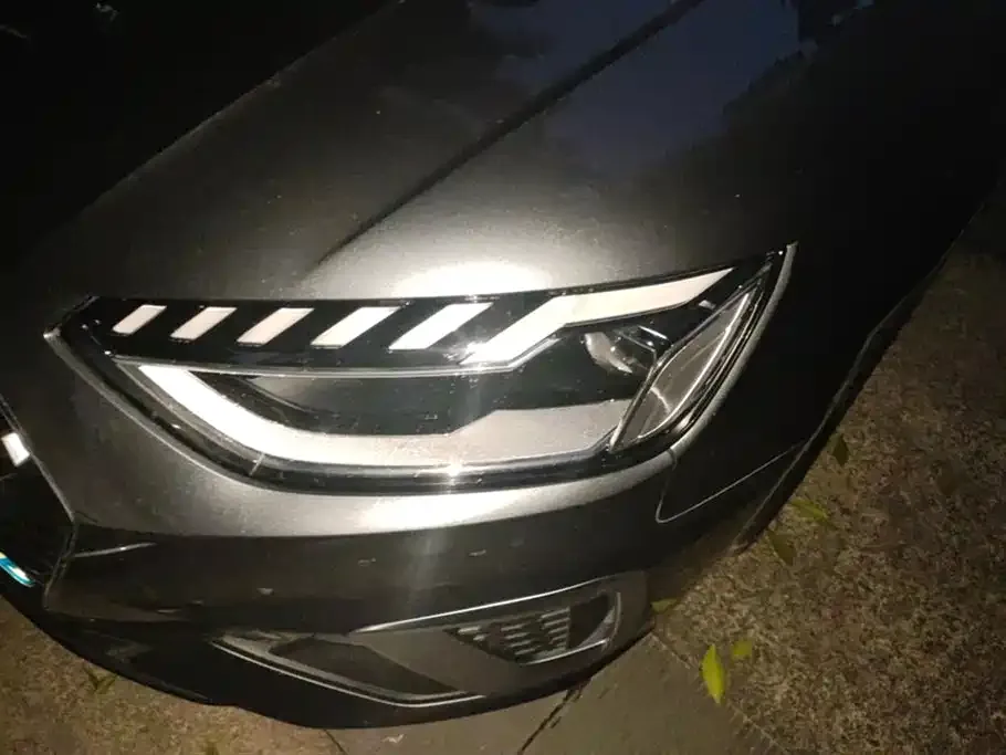 Audi A4L 2021 из CN, фото 5