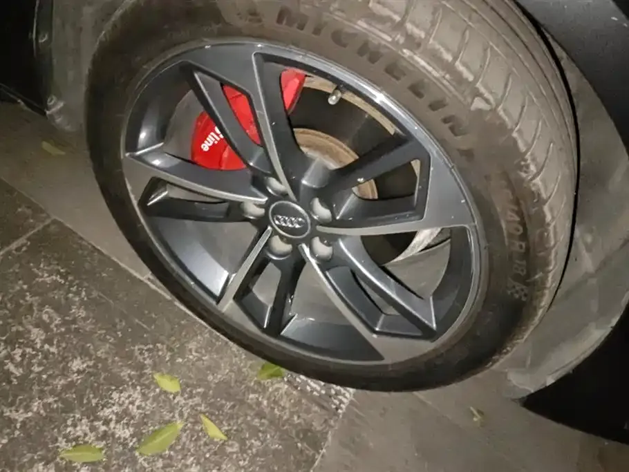 Audi A4L 2021 из CN, фото 6