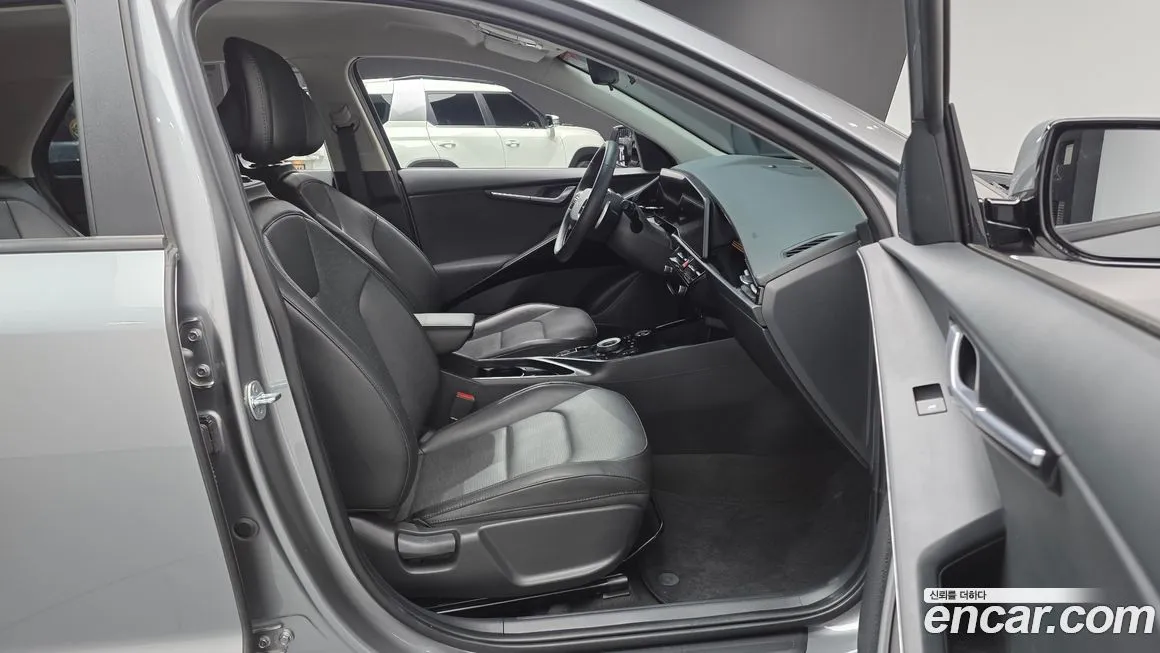 Kia Niro — фото 10