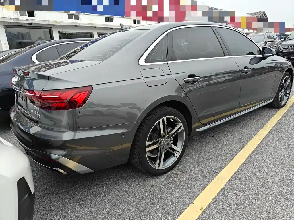 Audi A4L 2021 из CN, фото 10