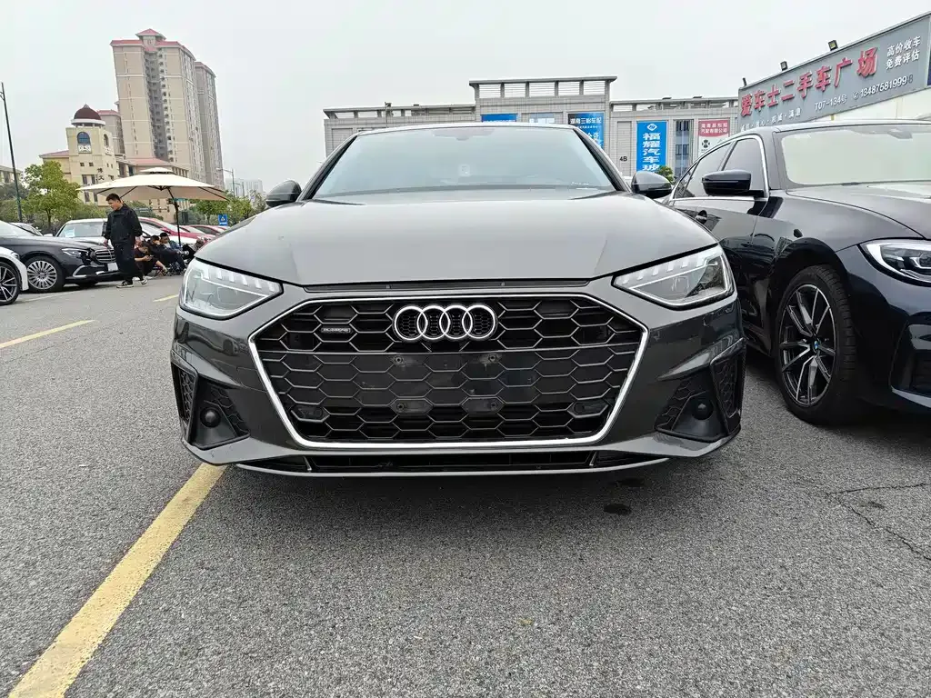 Audi A4L 2021 из CN, фото 2