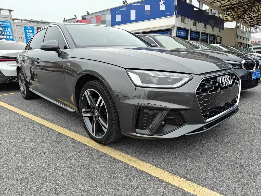 Audi A4L 2021 из CN, фото 3