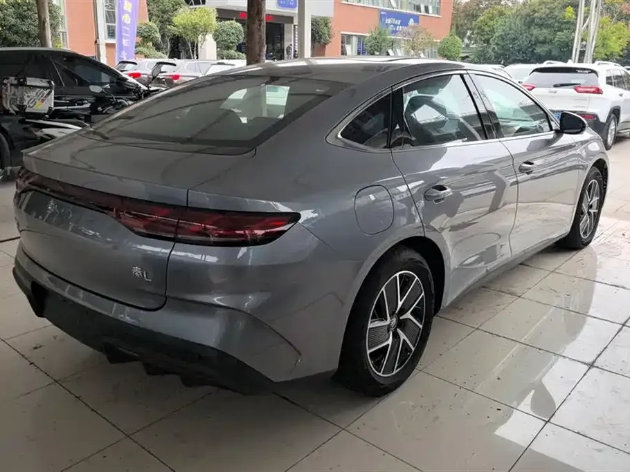 BYD Qin L — фото 3