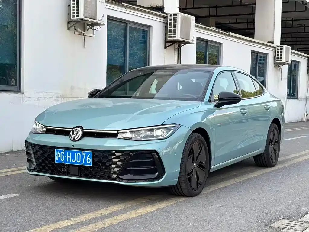 Volkswagen Passat 2024 из CN, фото 1