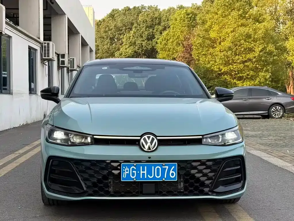 Volkswagen Passat 2024 из CN, фото 2