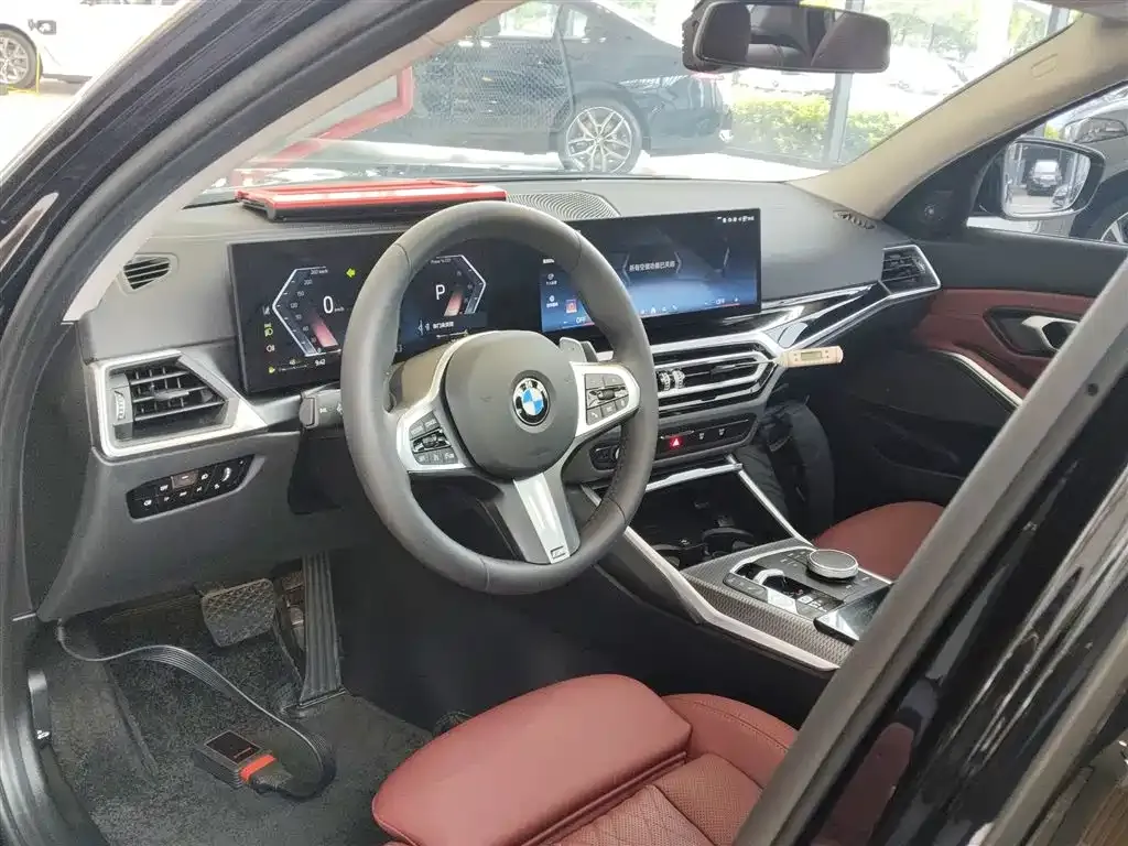 BMW 3 Series 2024 из CN, фото 10
