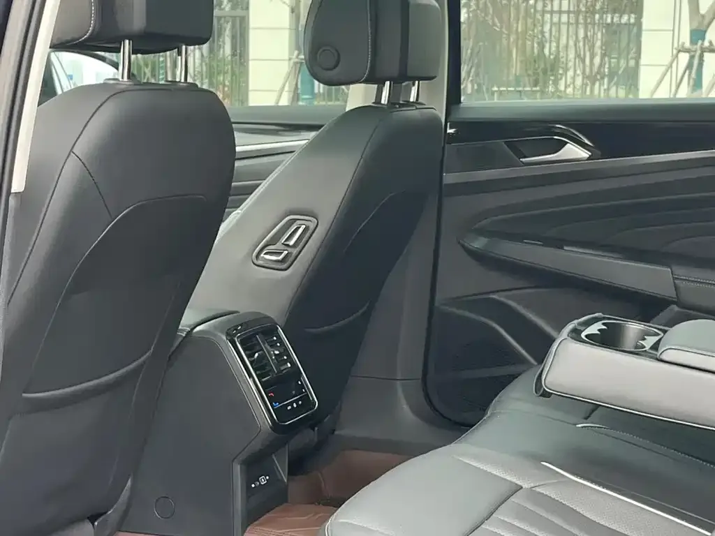 Volkswagen Passat 2024 из CN, фото 6