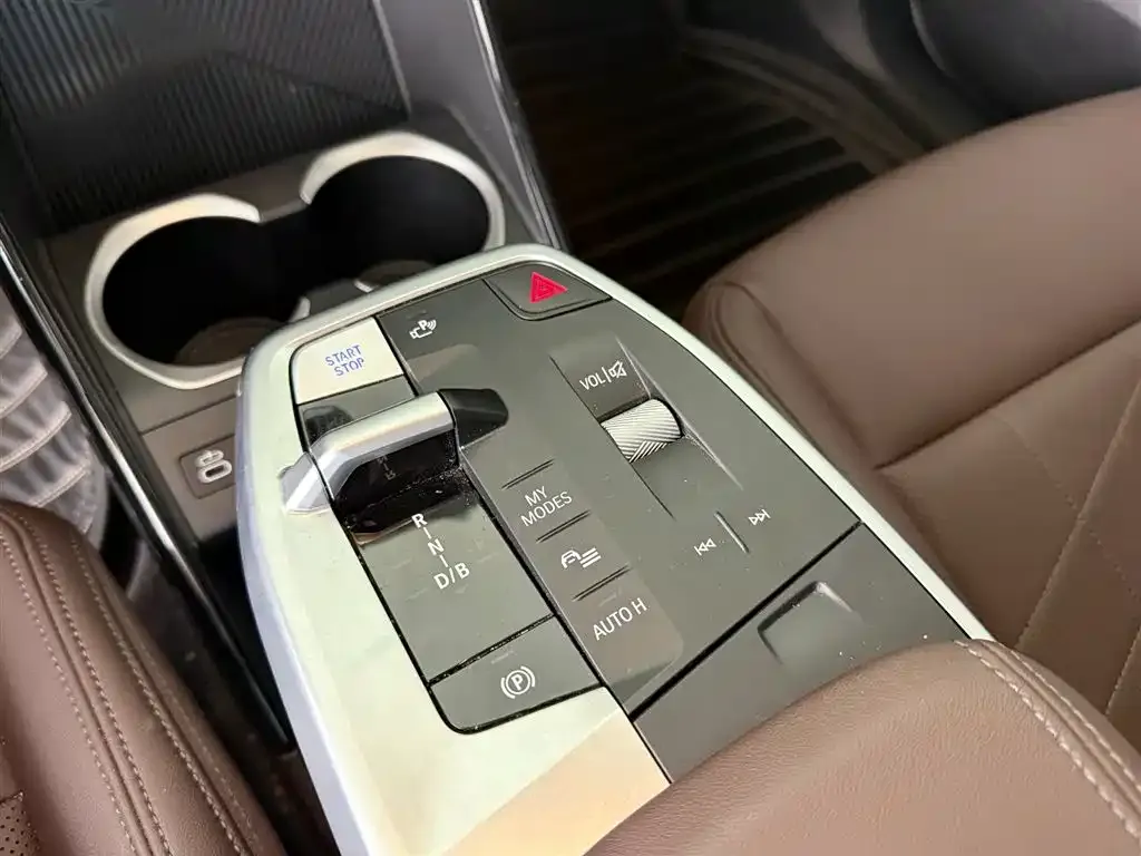 BMW iX1 2024 из CN, фото 10