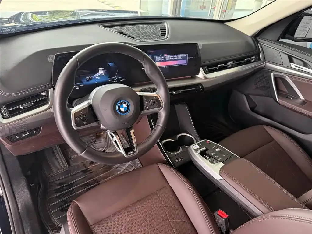 BMW iX1 2024 из CN, фото 6