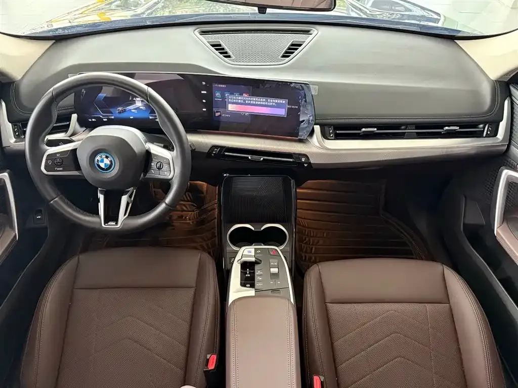BMW iX1 2024 из CN, фото 8