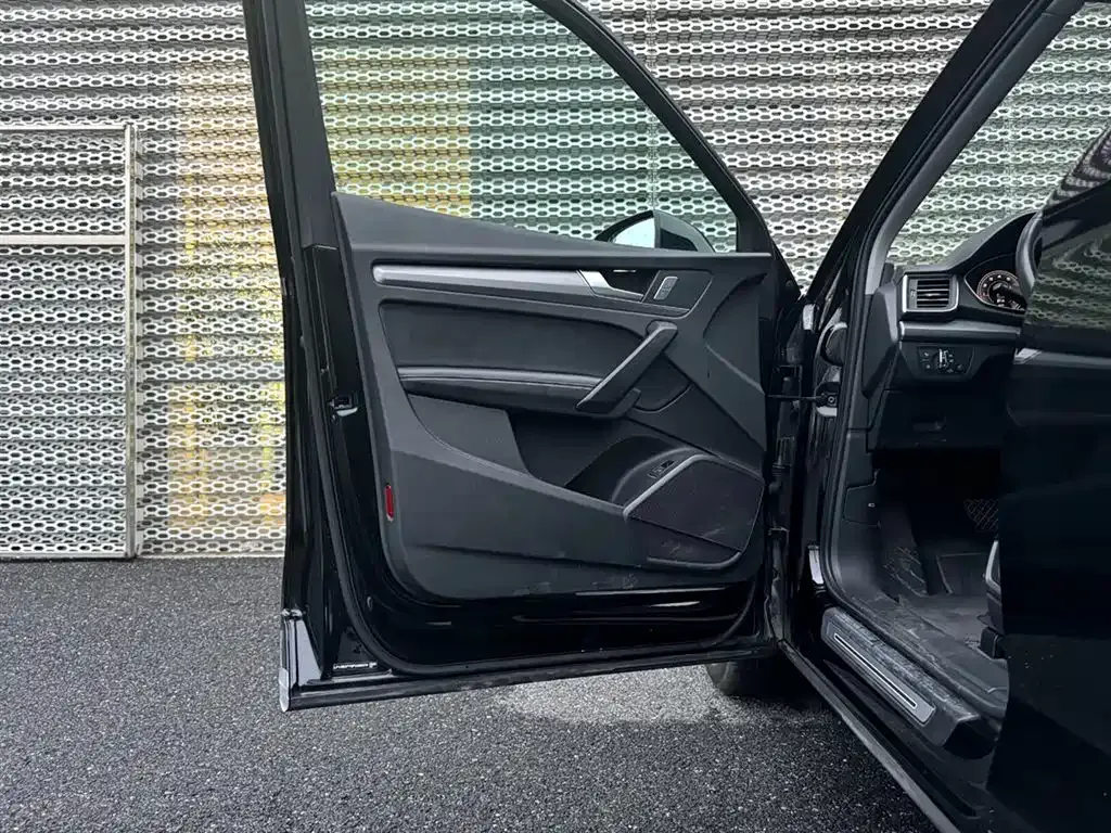 Audi Q5L 2023 из CN, фото 9