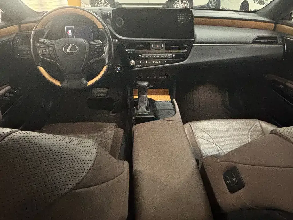 Lexus ES 2022 из CN, фото 2