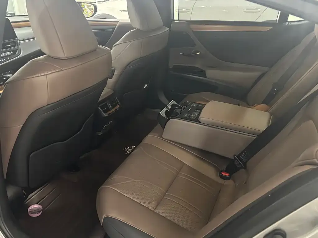 Lexus ES 2022 из CN, фото 3