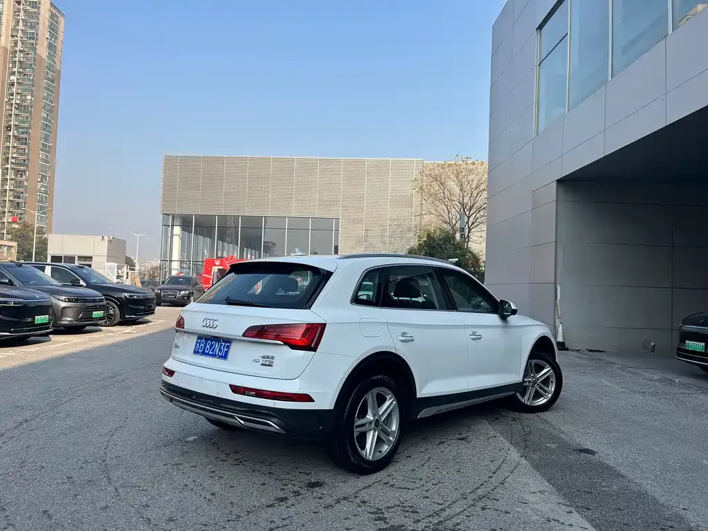 Audi Q5L 2023 из CN, фото 2