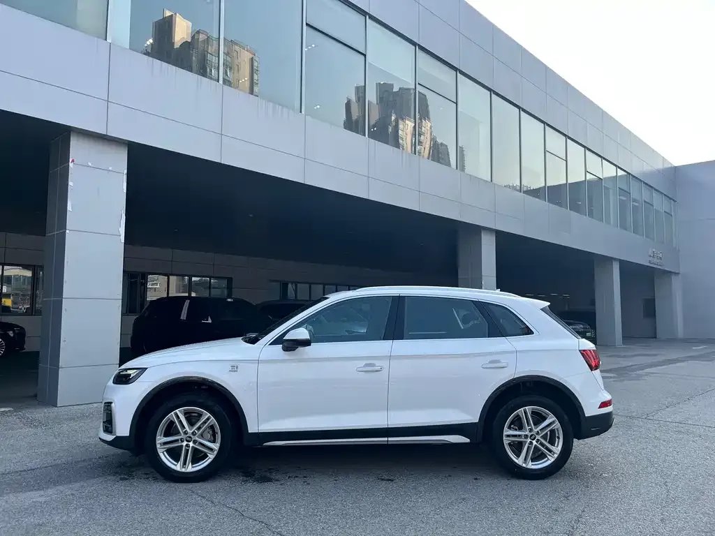 Audi Q5L 2023 из CN, фото 3