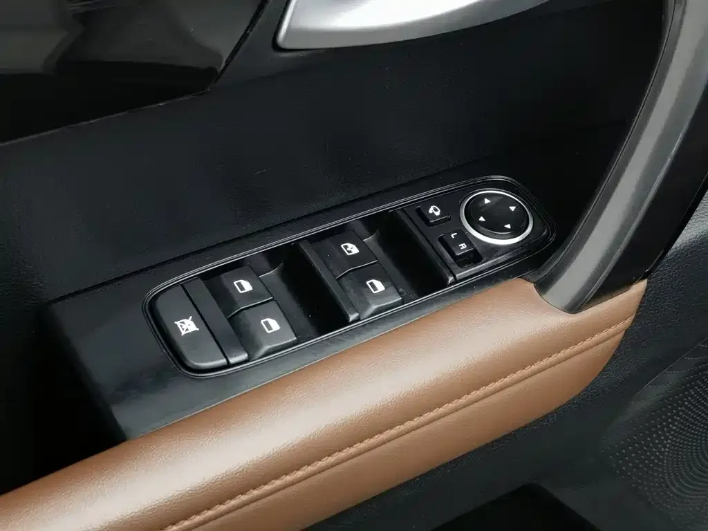 Kia Sportage — фото 9