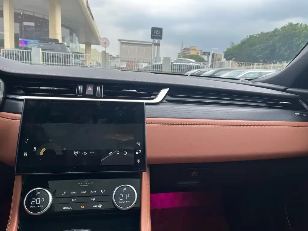 Jaguar XFL 2023 из CN, фото 10