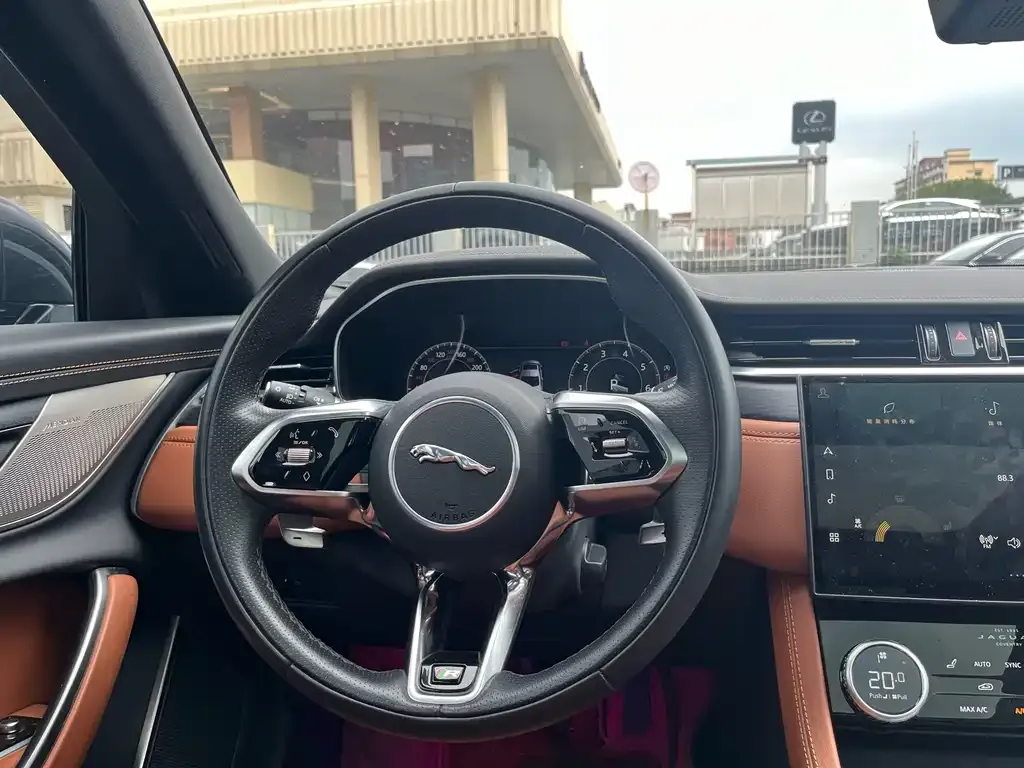 Jaguar XFL 2023 из CN, фото 9