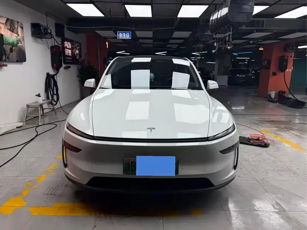 Tesla Model Y 2025 из CN, фото 3