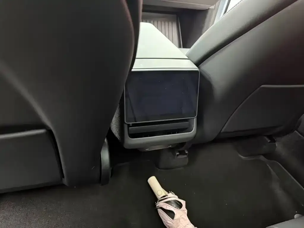 Tesla Model Y 2025 из CN, фото 8