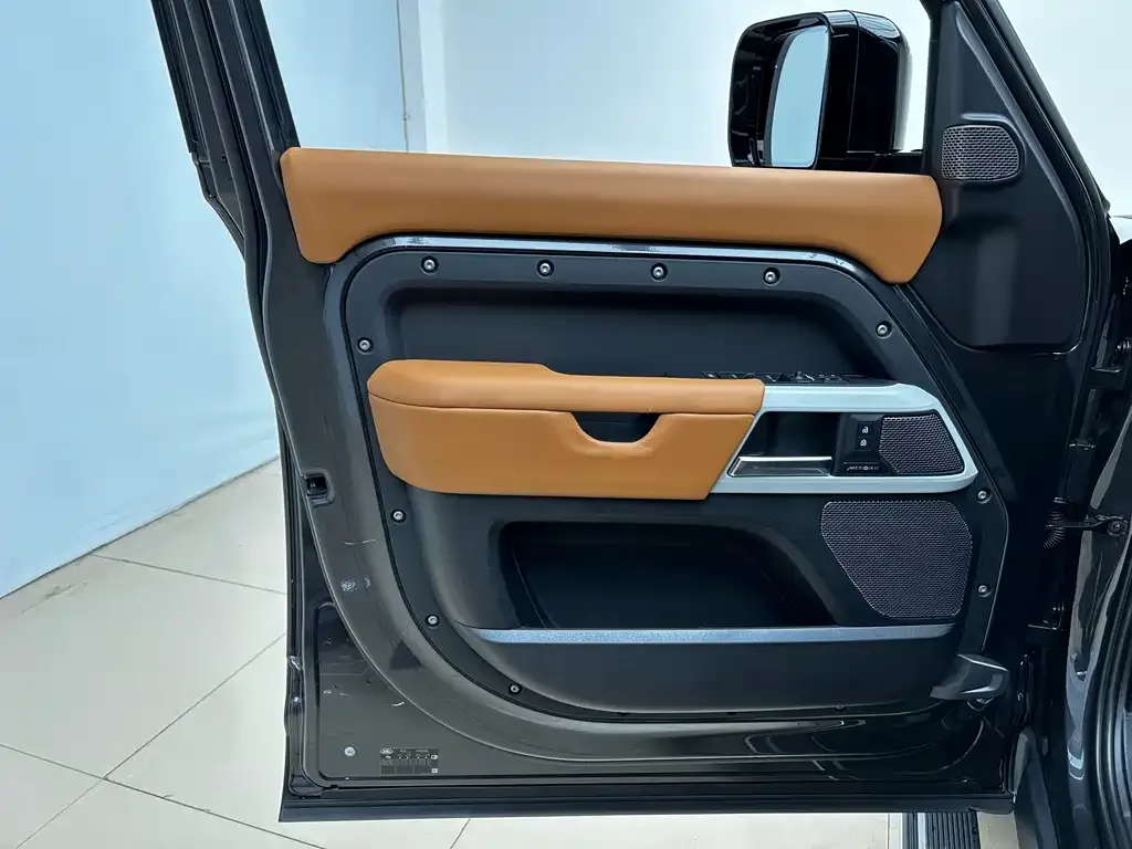 Land Rover Defender 2024 из CN, фото 4