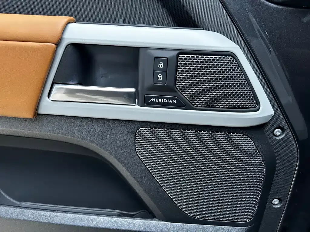 Land Rover Defender 2024 из CN, фото 5