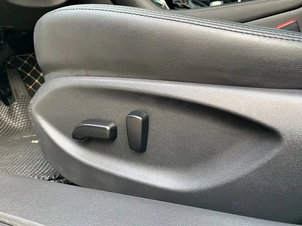 Infiniti Q50L 2022 из CN, фото 10