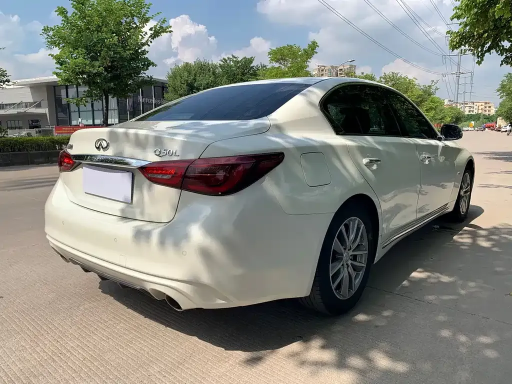 Infiniti Q50L 2022 из CN, фото 4