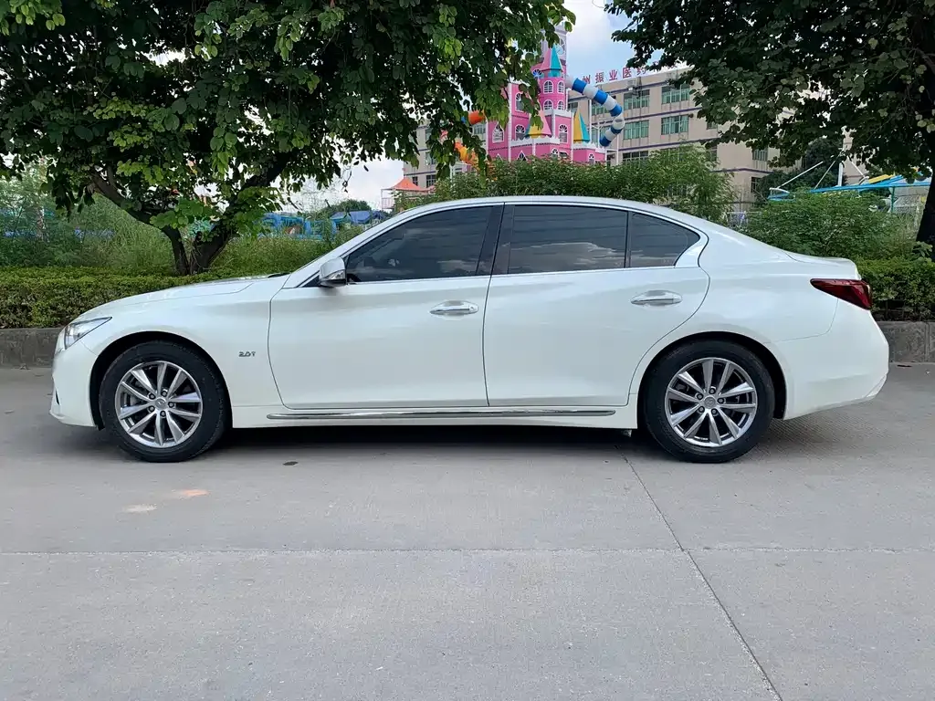 Infiniti Q50L 2022 из CN, фото 7