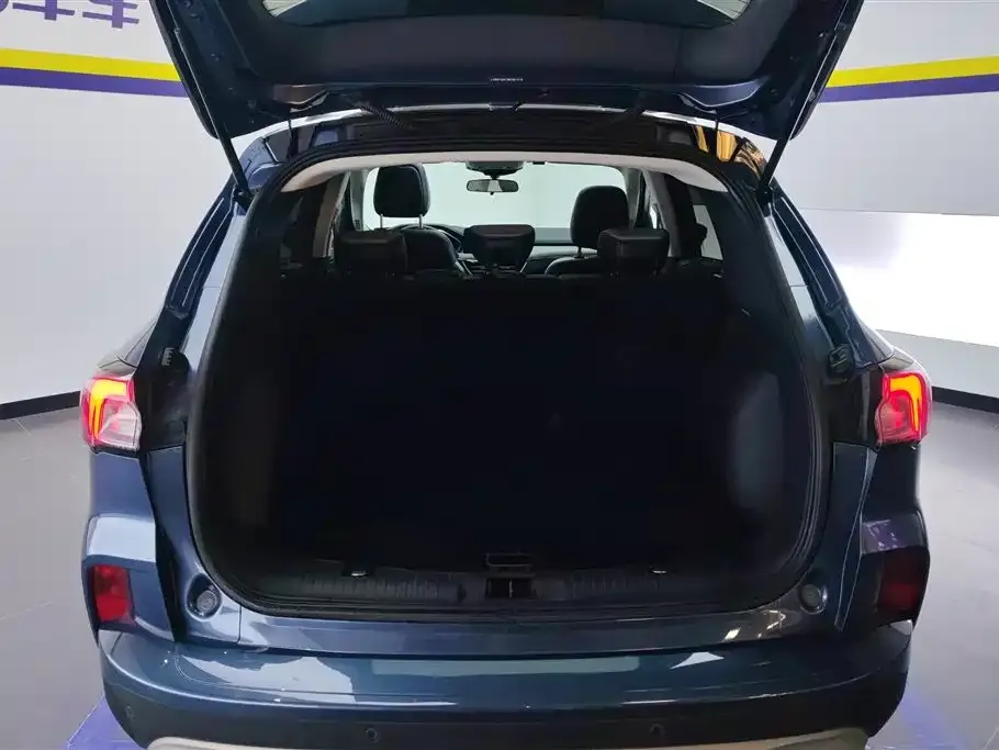 Ford Escape 2022 из CN, фото 4