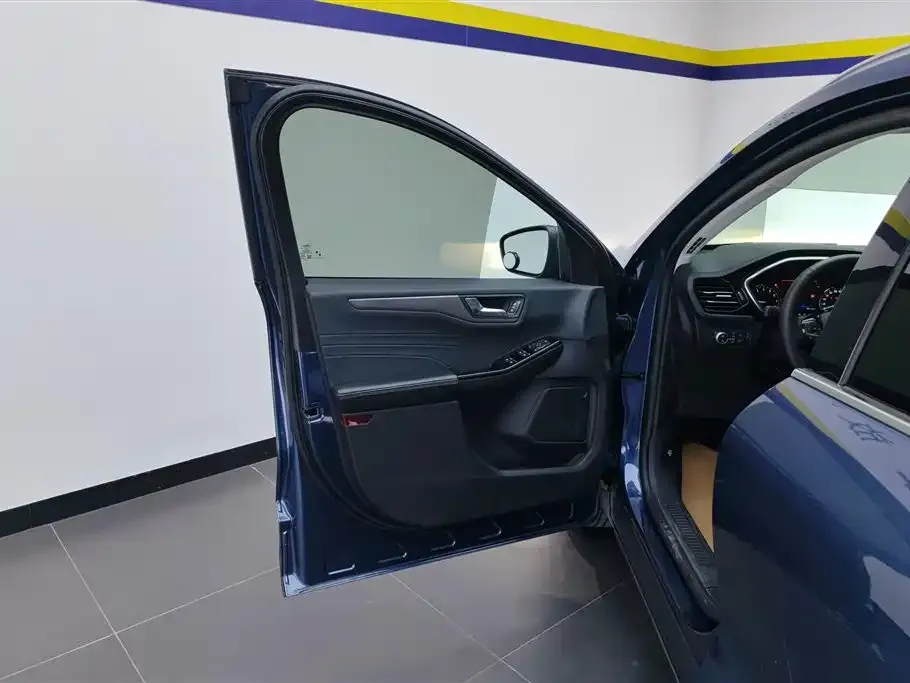 Ford Escape 2022 из CN, фото 7