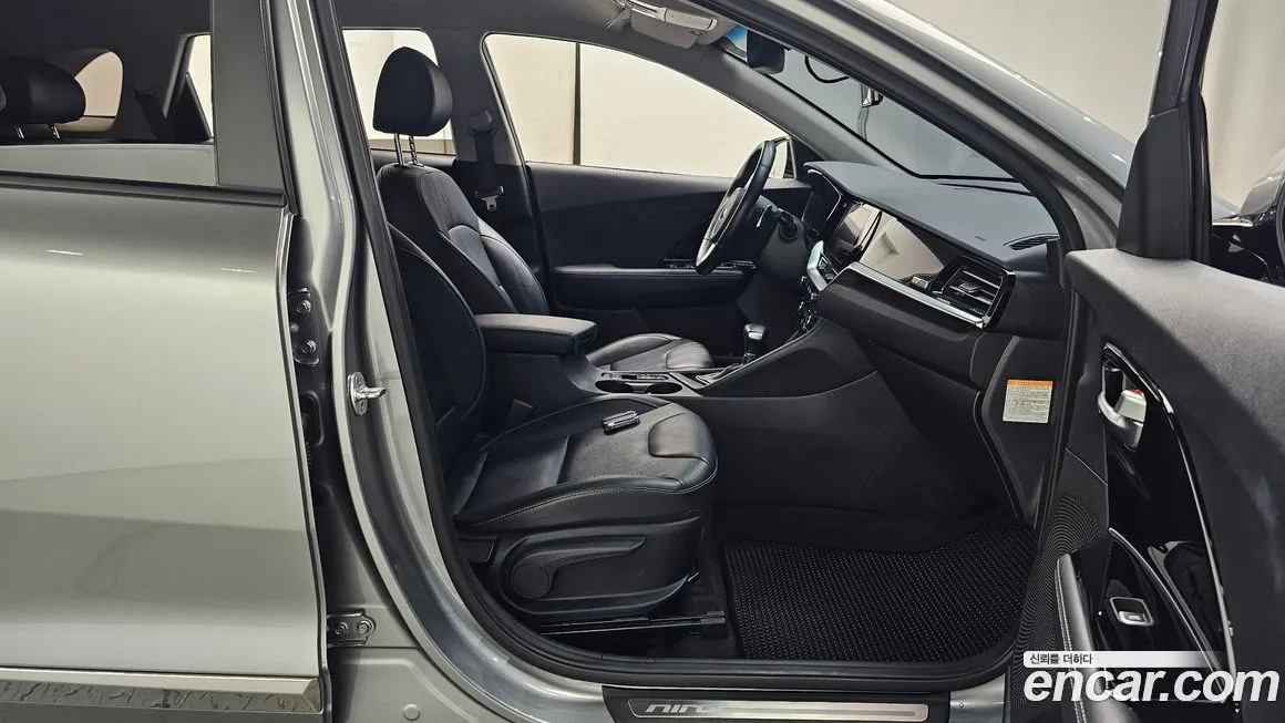 Kia Niro — фото 10