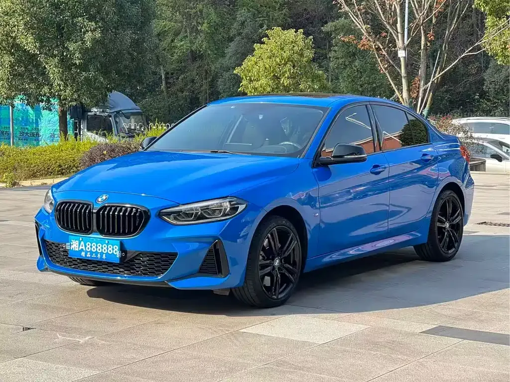 BMW 1 Series 2022 из CN, фото 1