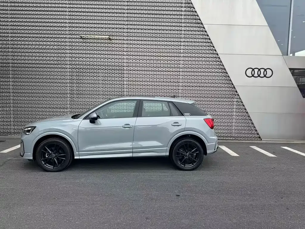 Audi Q2L 2022 из CN, фото 8