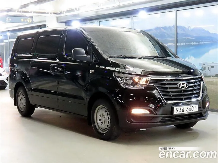 Hyundai Starex — фото 1
