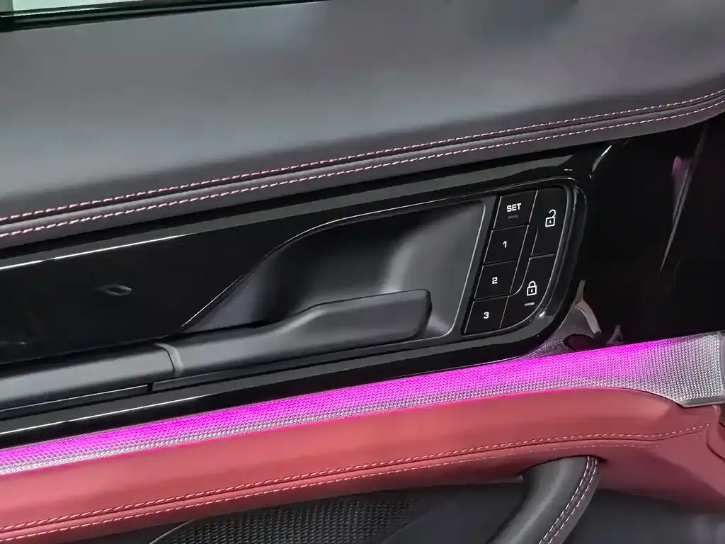 Porsche Panamera 2025 из CN, фото 8