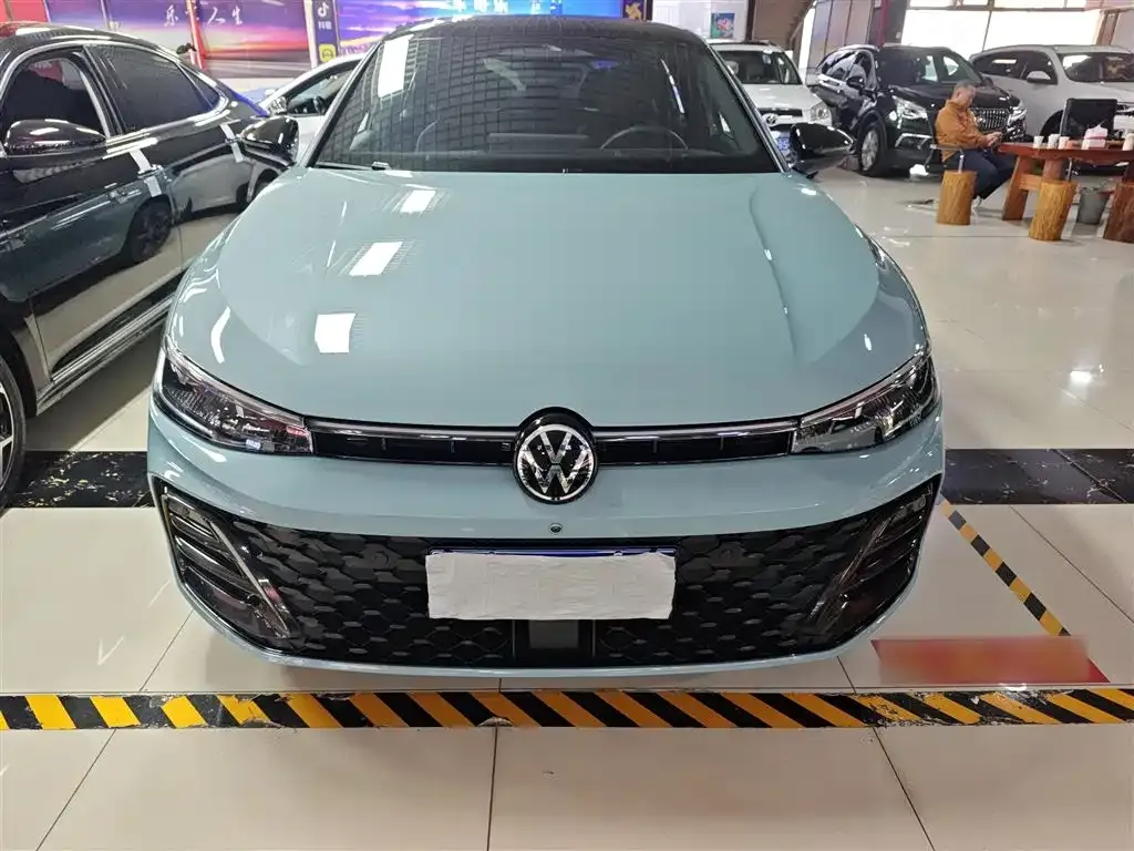 Volkswagen Passat 2024 из CN, фото 3