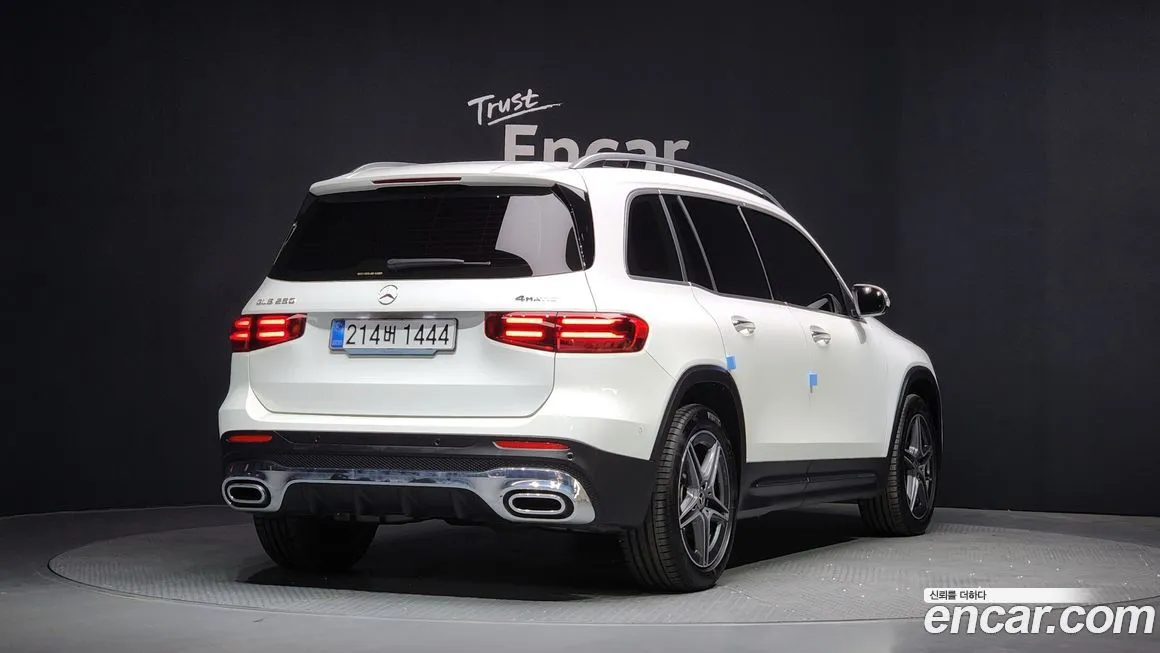 Mercedes-Benz GLB-Class — фото 2