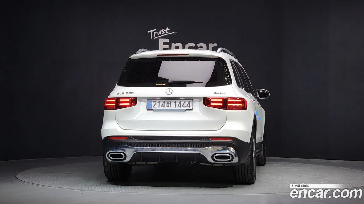 Mercedes-Benz GLB-Class — фото 4