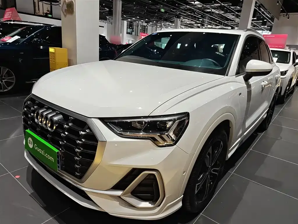 Audi Q3 2023 из CN, фото 1