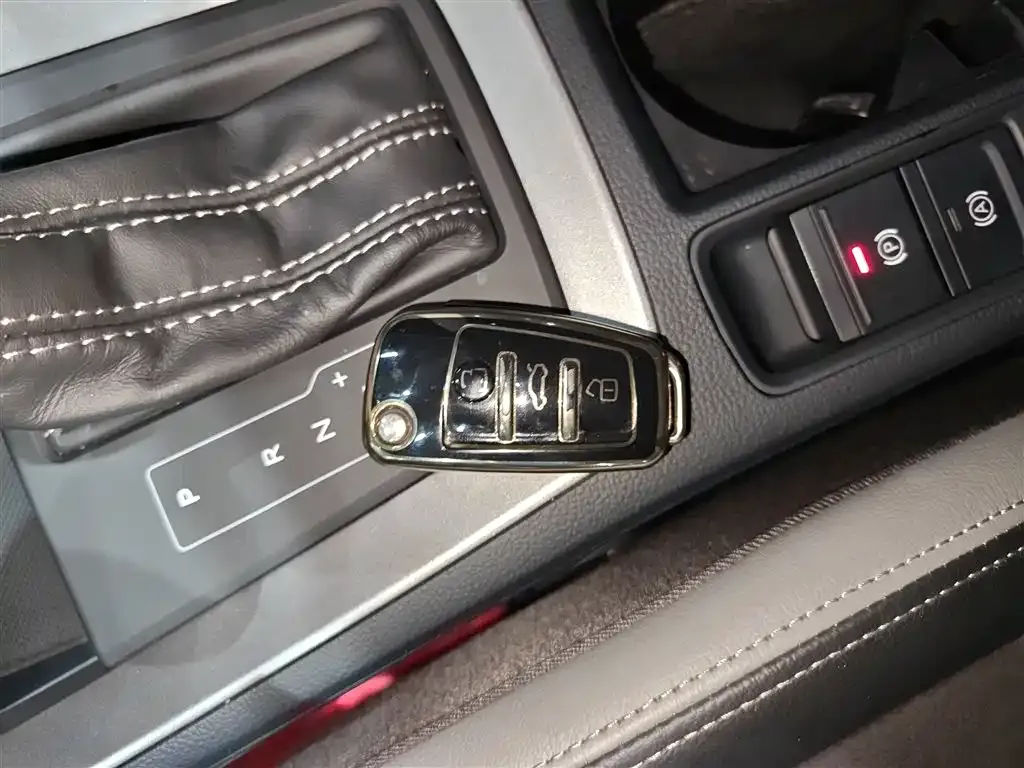 Audi Q3 2023 из CN, фото 9