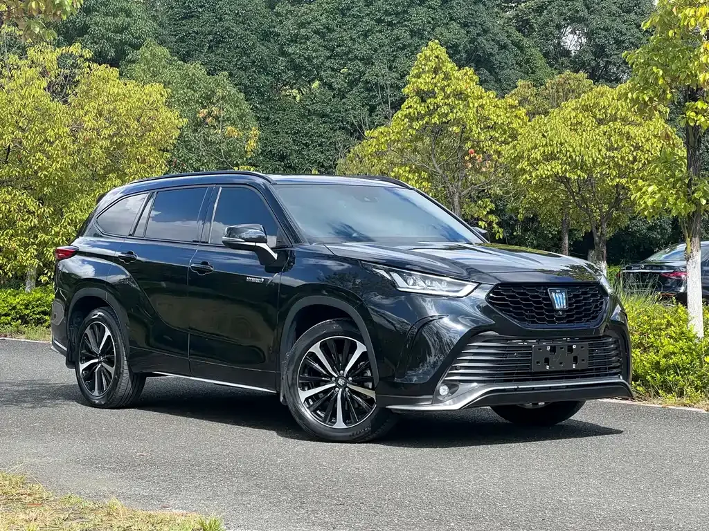 Toyota Crown Kluger 2022 из CN, фото 3