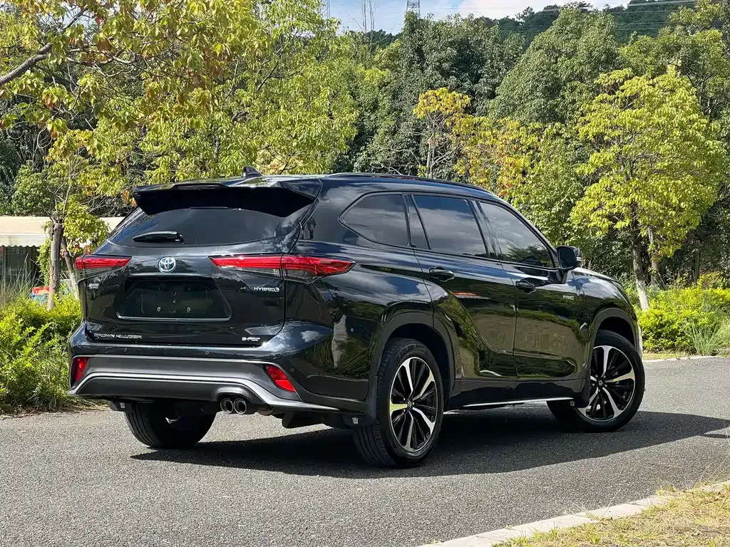 Toyota Crown Kluger 2022 из CN, фото 9