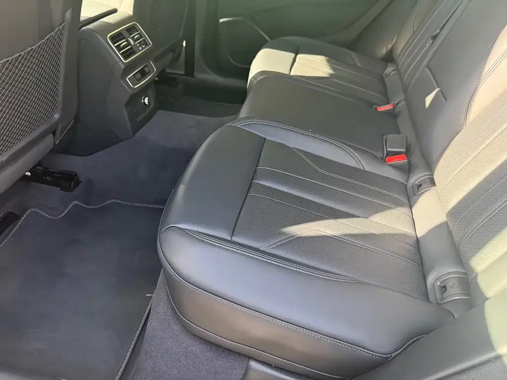 Audi Q5L 2025 из CN, фото 10