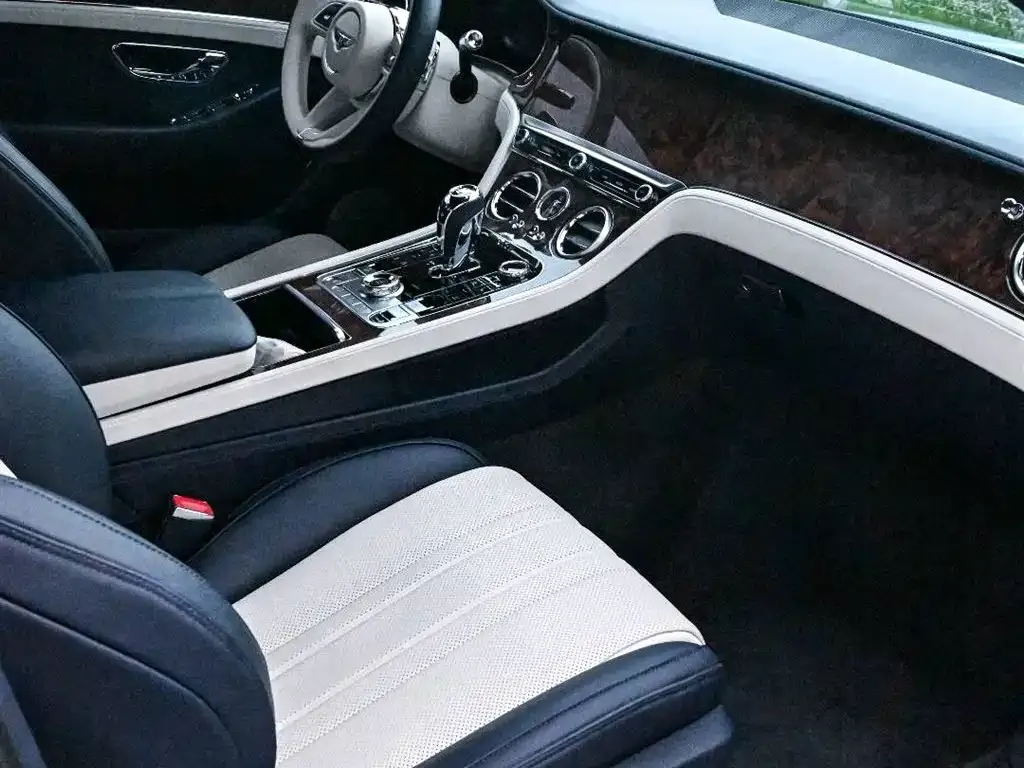 Bentley Continental 2021 из CN, фото 4