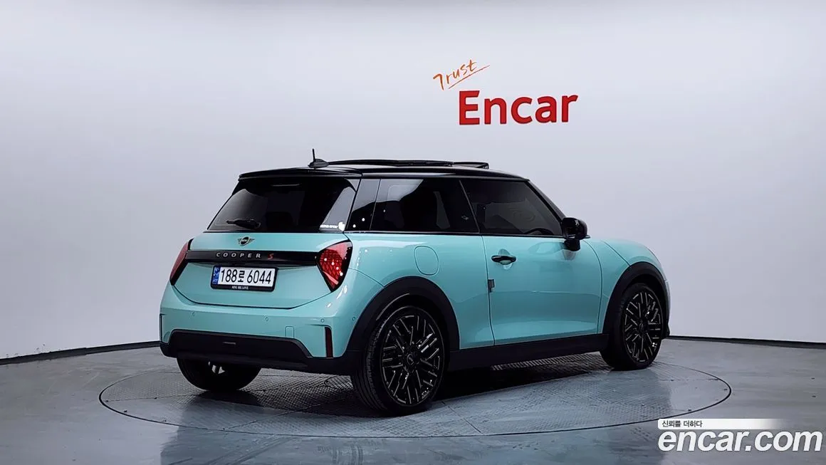 Mini Cooper 2025 из KR, фото 2