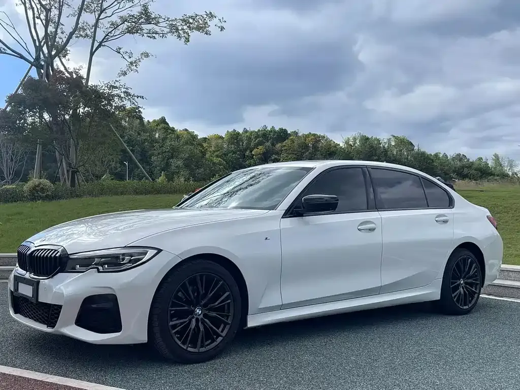 BMW 3 Series 2021 из CN, фото 1
