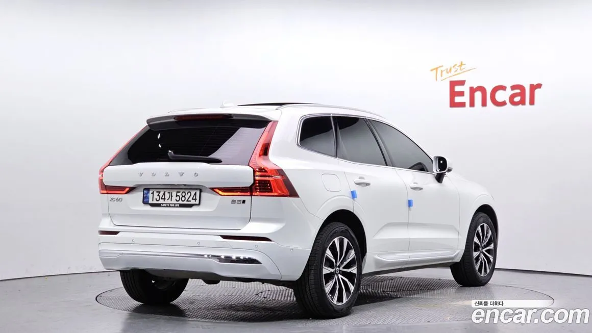 Volvo XC60 2023 из KR, фото 2