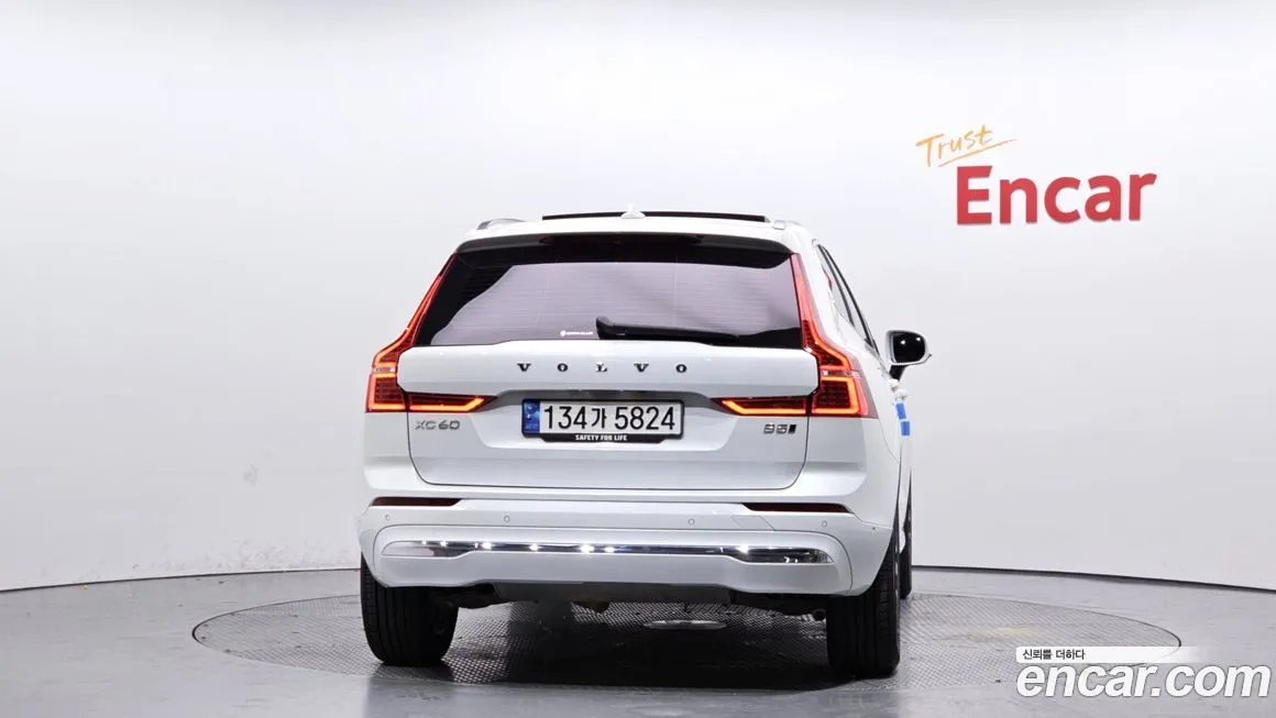 Volvo XC60 2023 из KR, фото 4